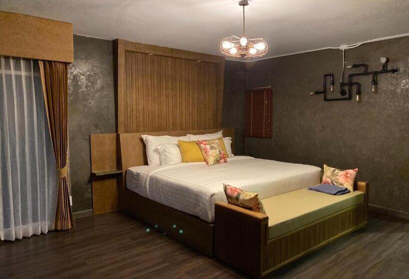 キングサイズベッドのスタンダードルーム, Grand Kokkod Khao Kho Resort