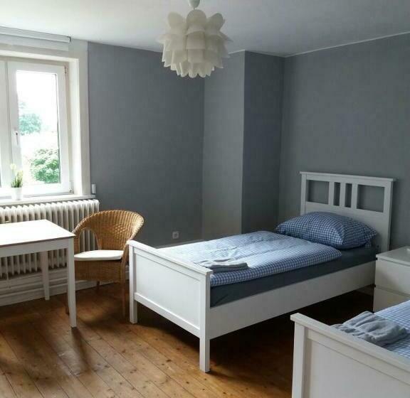 带共用浴室的标准房间, Bett4you Pinneberg