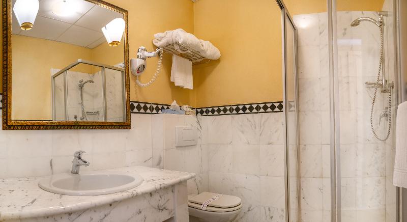 Полулюкс, Cannero