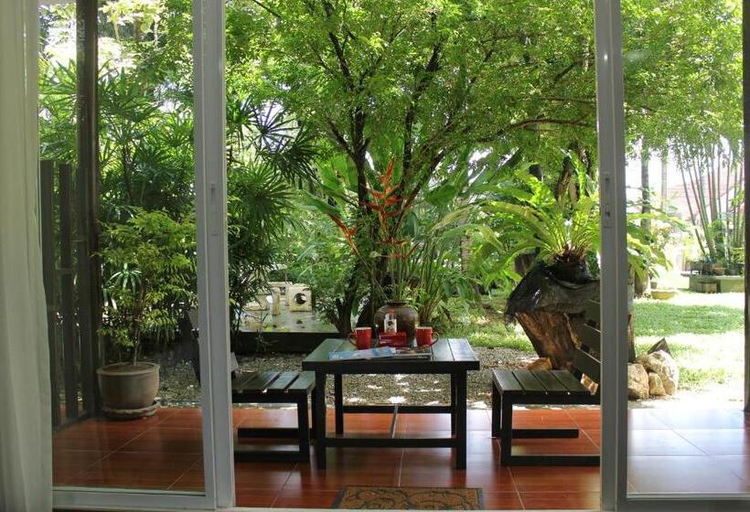 استودیو استاندارد با چشمانداز باغ, Eat N Sleep