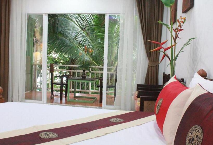 استودیو استاندارد با چشمانداز باغ, Eat N Sleep