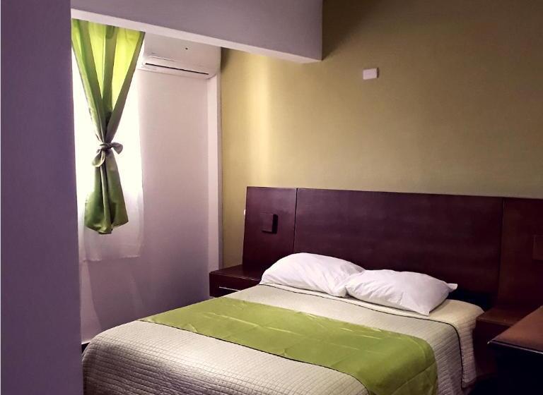 اتاق اکونومی, Figaro Hotel Samana