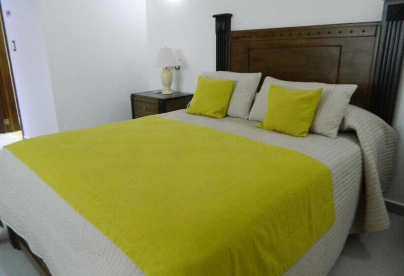 سوییت لوکس, Figaro Hotel Samana