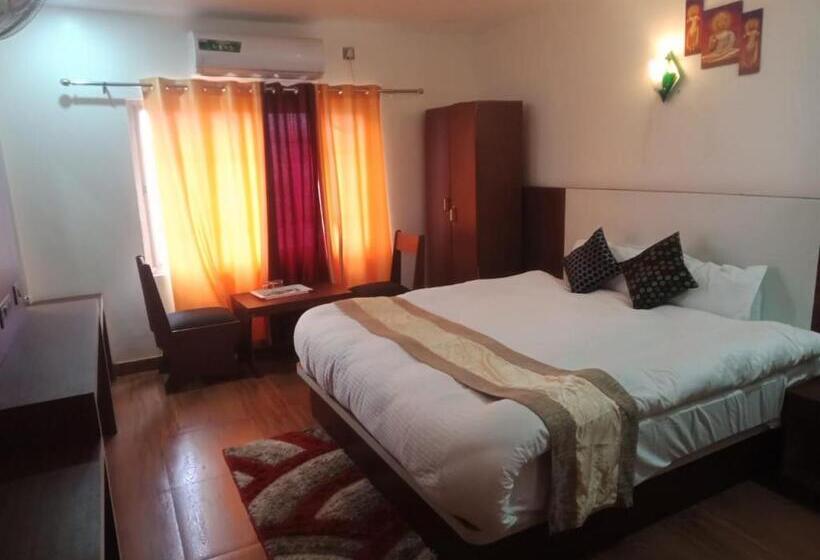 חדר דלוקס יחיד, Joshi