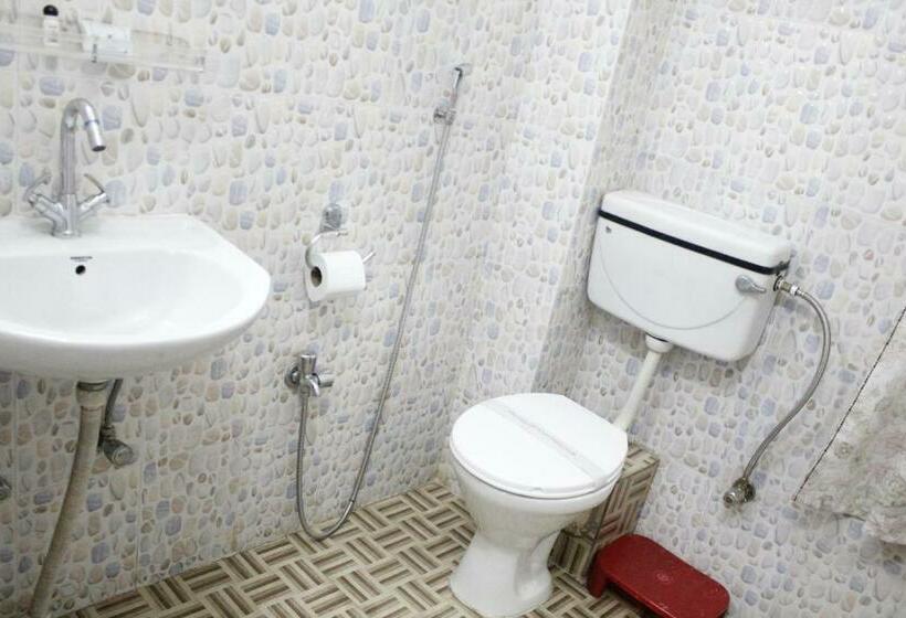 חדר דלוקס, Kasturi