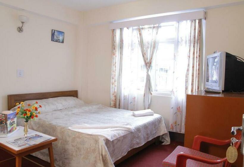 חדר דלוקס, Kasturi