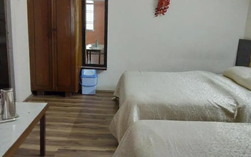 Economy Quadruple Room, Kasturi