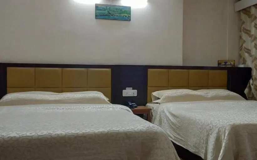 Economy Quadruple Room, Kasturi