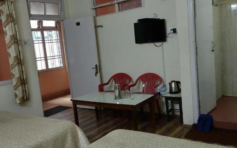 Economy Quadruple Room, Kasturi