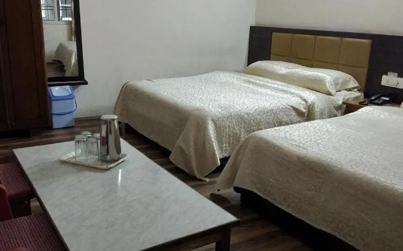 Economy Quadruple Room, Kasturi