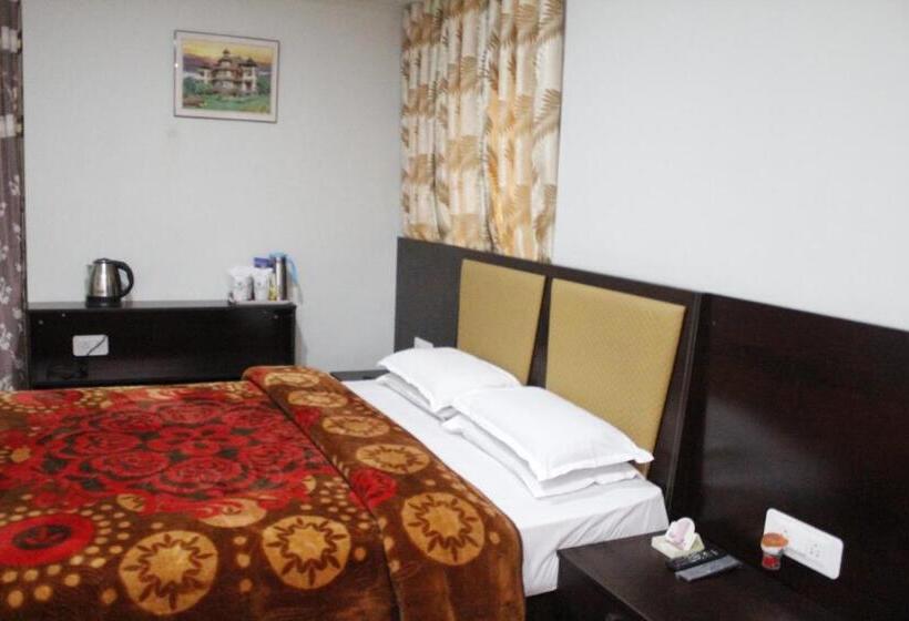 חדר סופריור, Kasturi