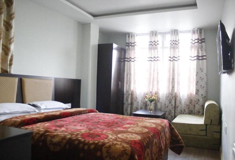 חדר סופריור, Kasturi