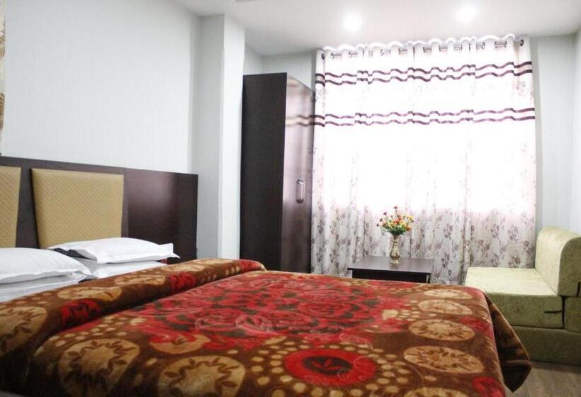 חדר סופריור, Kasturi