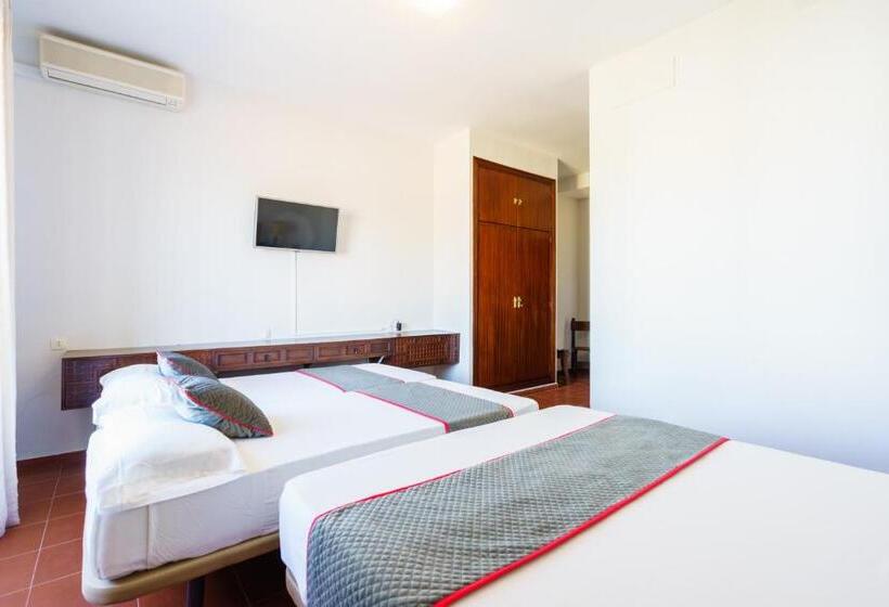 Четырехместный Номер Стандарт, Venta Del Alto Hotel Las Cumbres By Vivere Stays