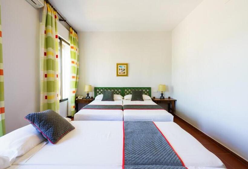 חדר סטנדרט לארבעה, Venta Del Alto Hotel Las Cumbres By Vivere Stays