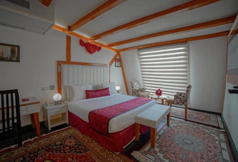 이그제큐티브 스위트, Rose Petal