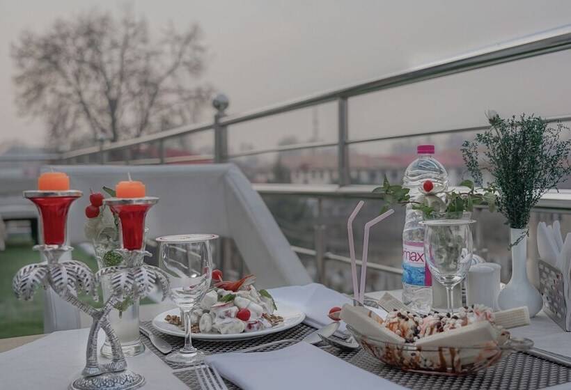 디럭스 룸, Rose Petal