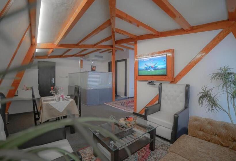 이그제큐티브 스위트, Rose Petal