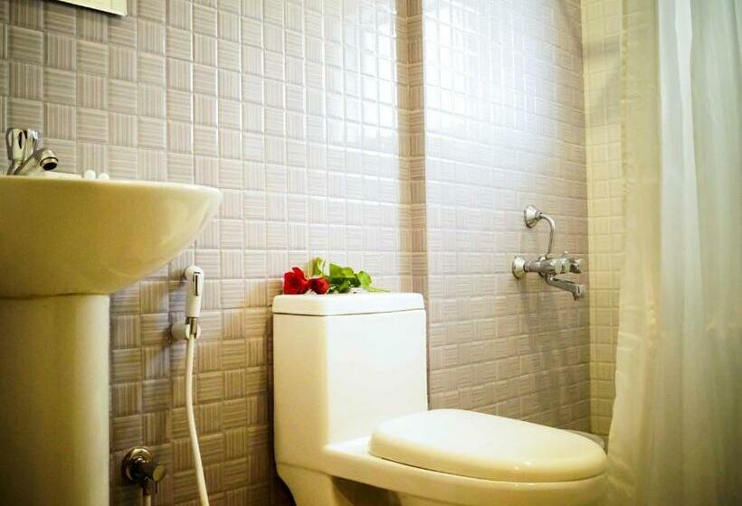 غرفة قياسية, Royal Serenity Kammanahalli