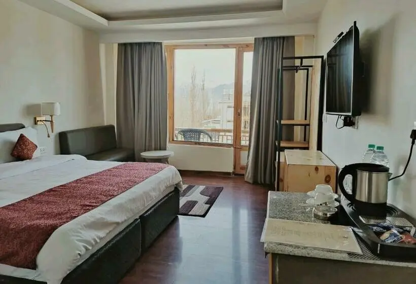 Camera Deluxe, Yarab Tso