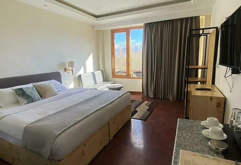 Camera Deluxe, Yarab Tso