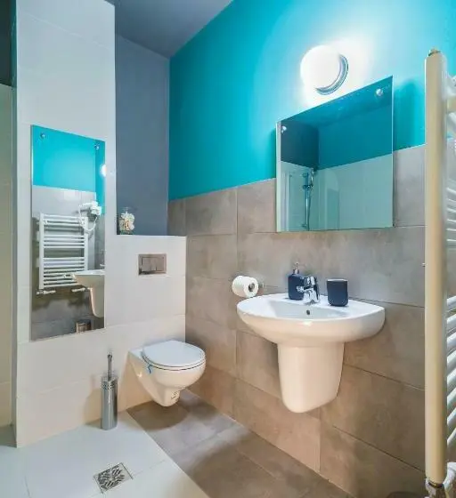 キングサイズベッドのスタンダードルーム, Net Hotel Pitesti