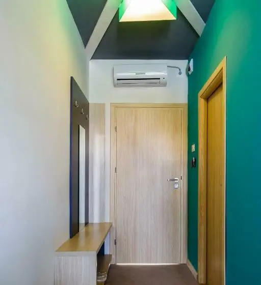 キングサイズベッドのスタンダードルーム, Net Hotel Pitesti