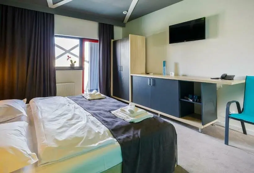 キングサイズベッドのスタンダードルーム, Net Hotel Pitesti