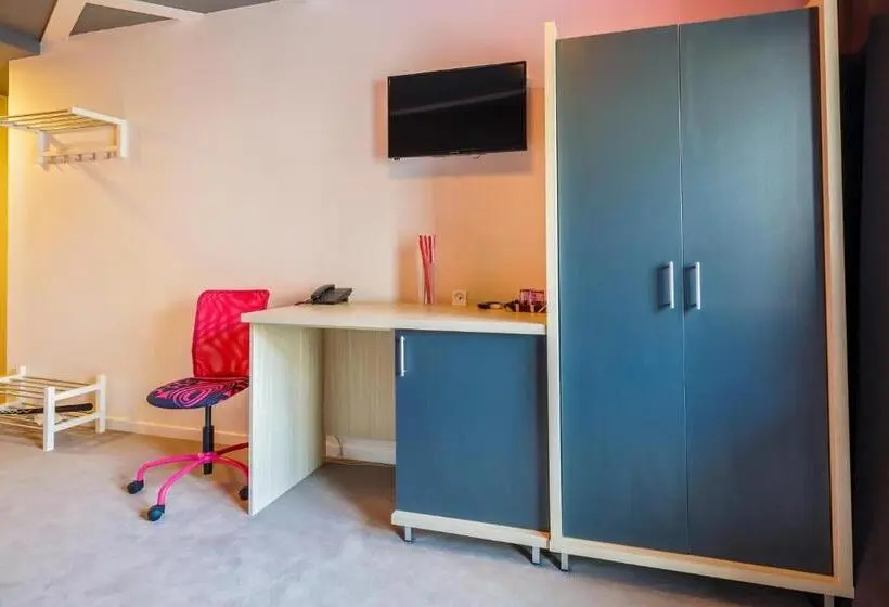 バルコニー付きシングルスタンダードルーム, Net Hotel Pitesti