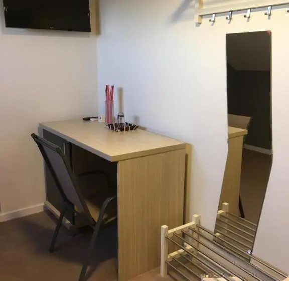 スタンダードシングルルーム, Net Hotel Pitesti