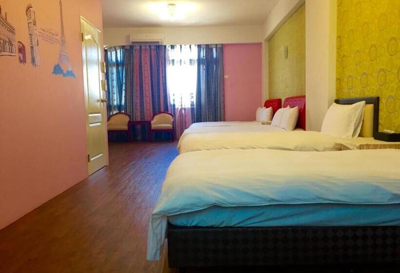 اتاق خانوادگی, Yealien B&b