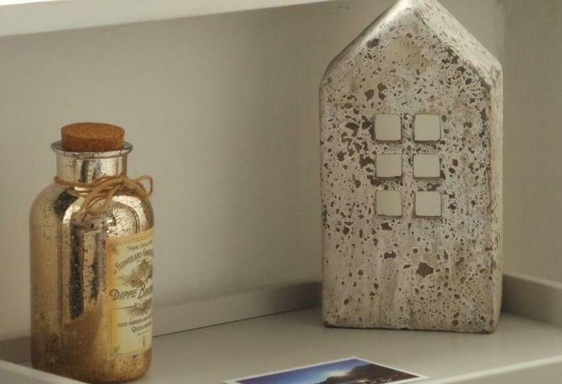 اتاق استاندارد چهار تخته, Carducci