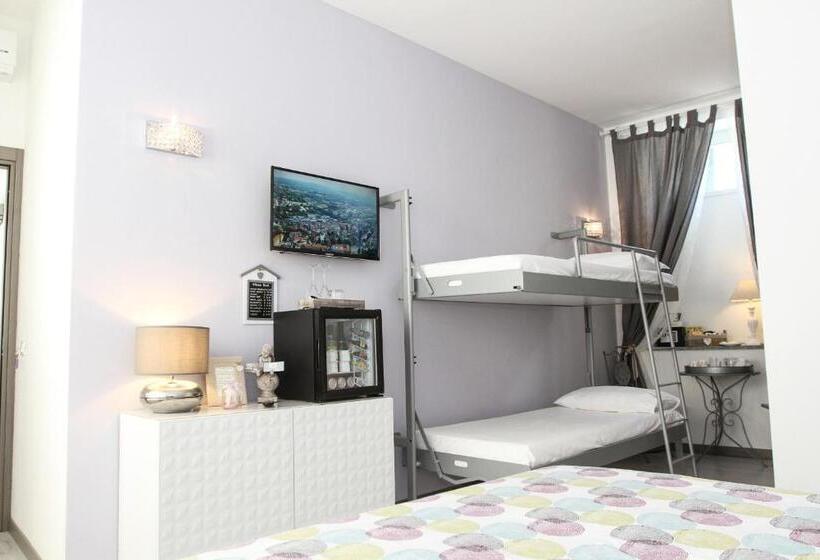 اتاق استاندارد چهار تخته, Carducci