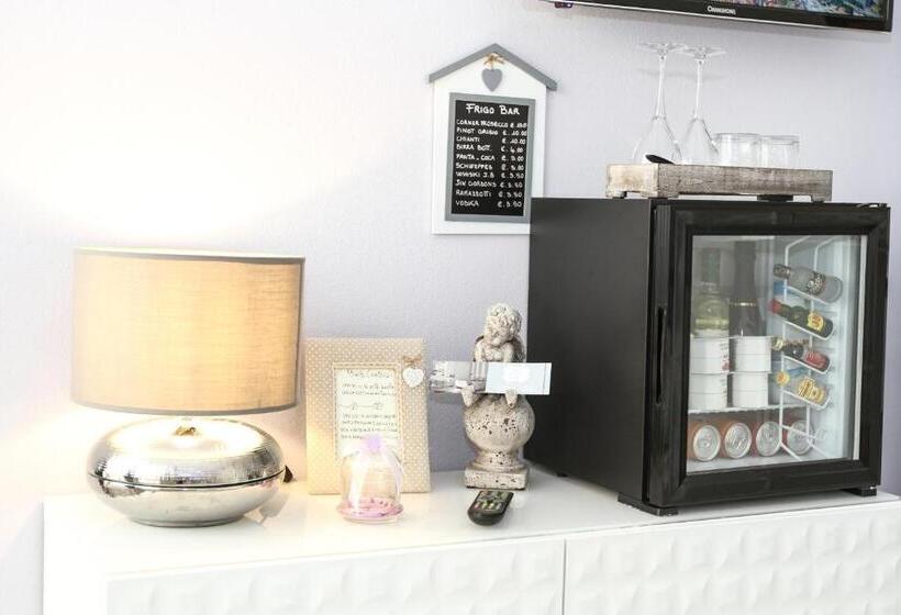 اتاق استاندارد چهار تخته, Carducci