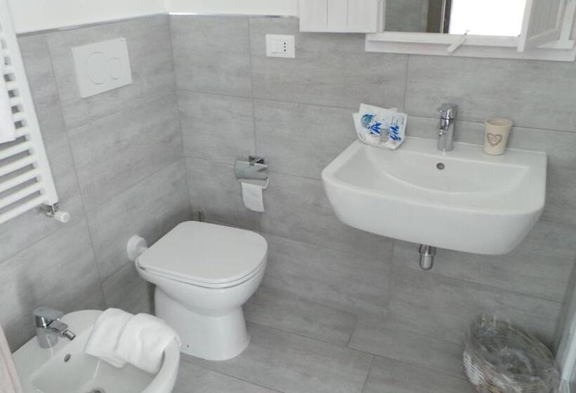 اتاق لوکس, Carducci