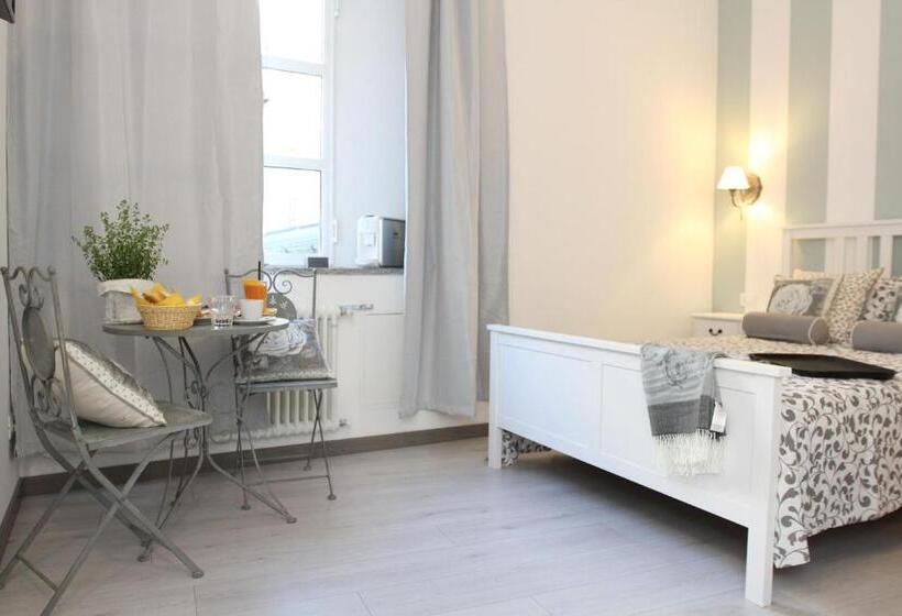 اتاق لوکس, Carducci