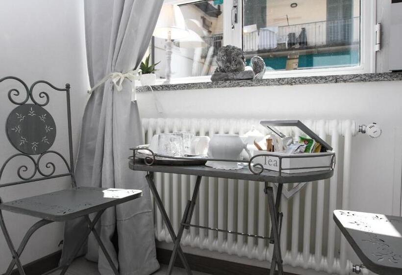 اتاق لوکس, Carducci