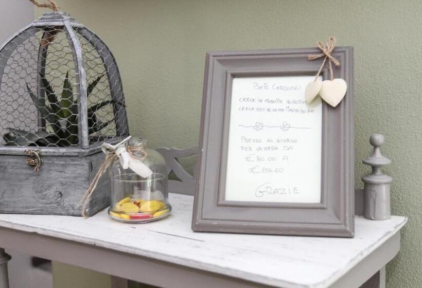 اتاق استاندارد سه نفره, Carducci