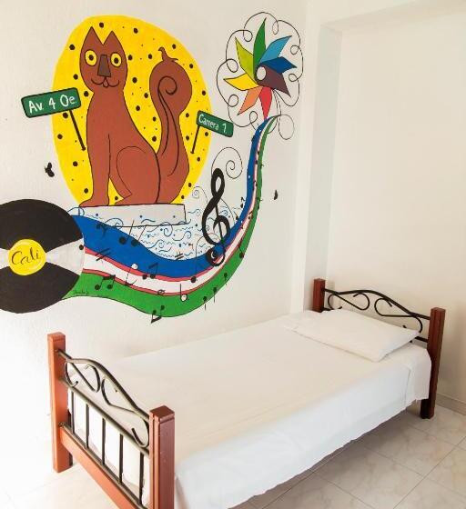 اتاق استاندارد یک نفره, Deportel Cali