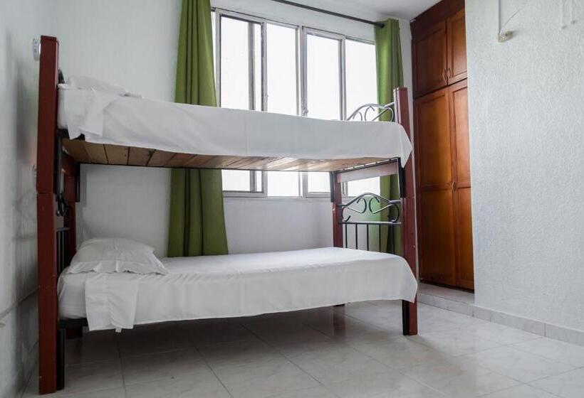 اتاق استاندارد, Deportel Cali