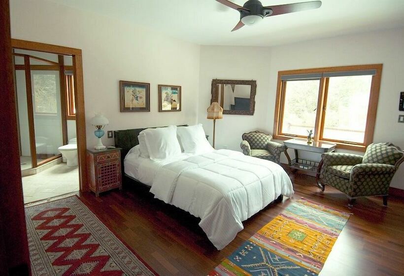 غرفة قياسية, East Hampton Art House Bed And Breakfast