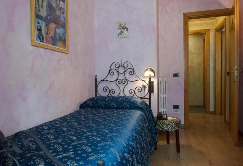 コンフォートトリプルルーム, Locanda Le Monache