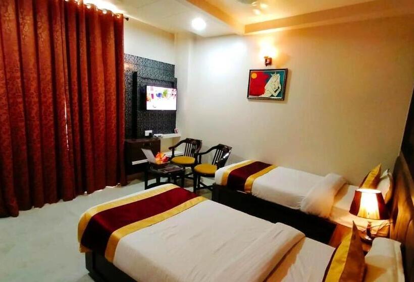 デラックススタジオ, Ozas Grand