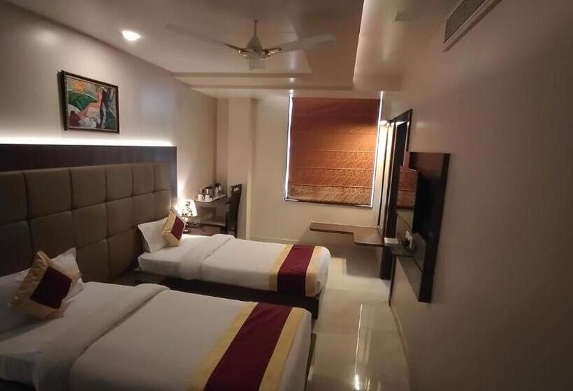 デラックススタジオ, Ozas Grand