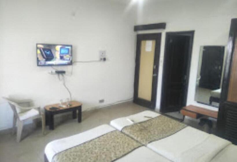 Deluxe Rum, Pathik Bhopal , Madhya Pradesh