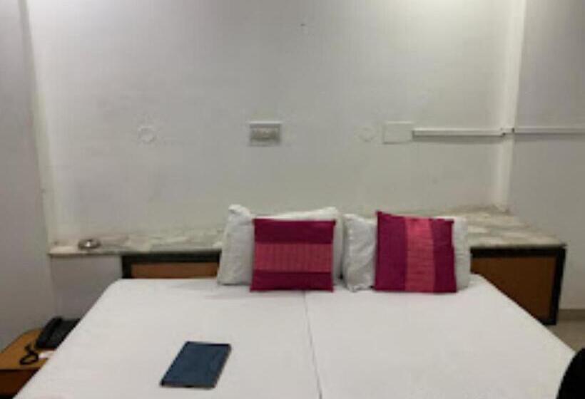 Deluxe Rum, Pathik Bhopal , Madhya Pradesh