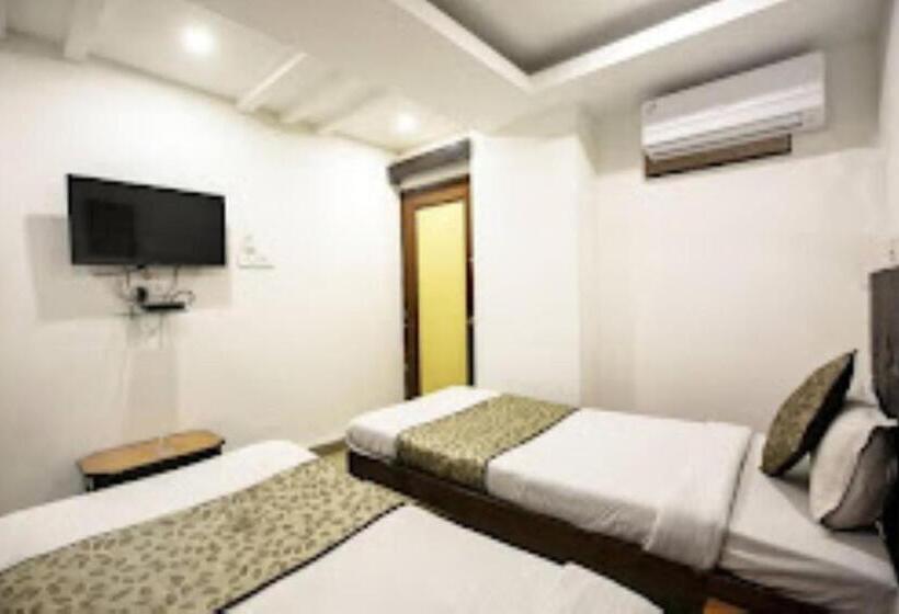 Deluxe Rum, Pathik Bhopal , Madhya Pradesh