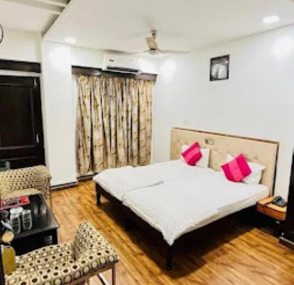 Standardrum King Size Säng, Pathik Bhopal , Madhya Pradesh