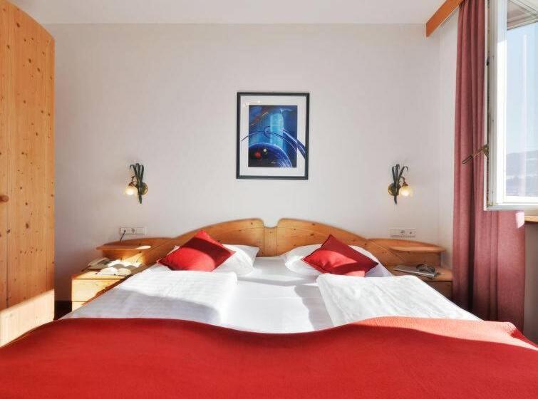 Апартаменты 1 Спальня с Балконом, & Residence Egger