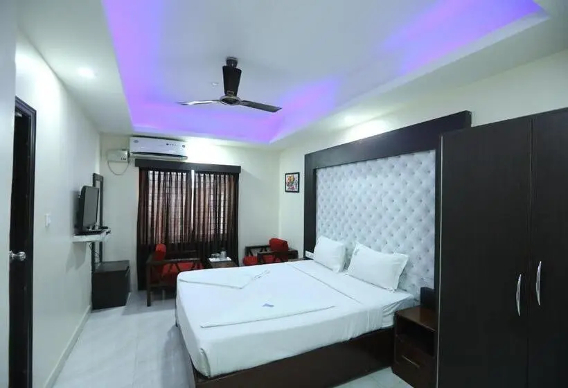 1 Bedroom Penthouse Apartment, Rr International